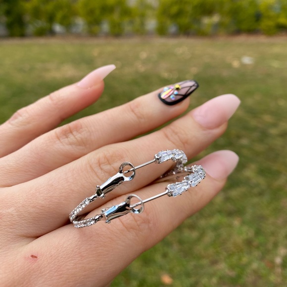 NEW Sterling Silver Beautiful Hoop Earrings - Picture 14 of 14